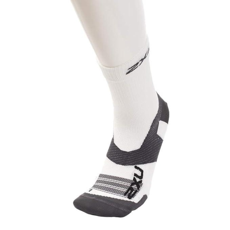 2XU UA5051E Vectr Ultralight Crew Unisex Running Socks (White/Grey)