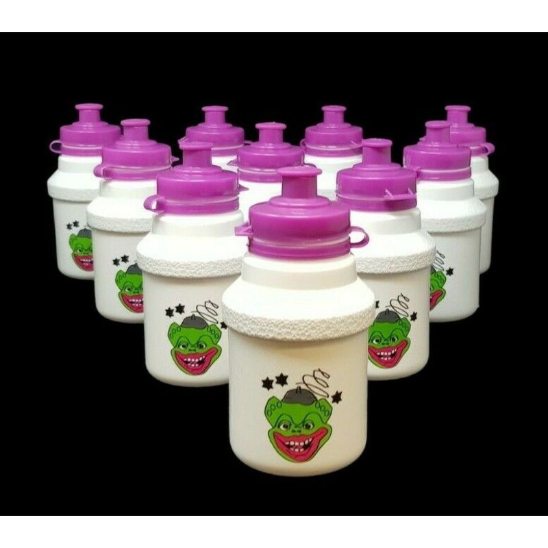 JOB LOT OF 10 X SMALL KIDS GREEN CHARACTER AND STARS BIKE WATER BOTTLES CHILDRENS FOOTBALL DRINKS BOTTLES
