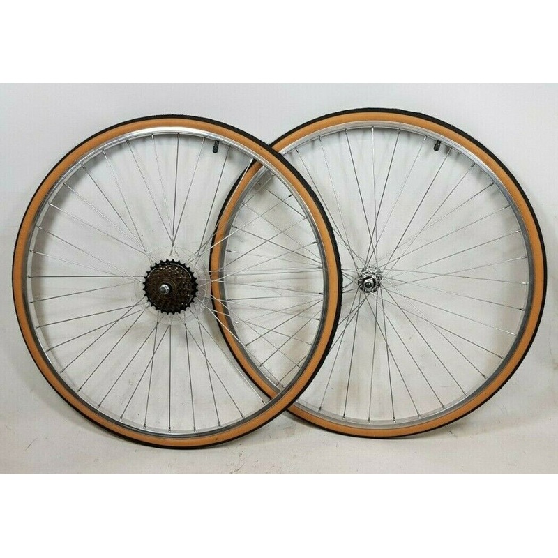 PAIR OF 27 X 1 1/4 MULTISPEED ALLOY WHEELS WITH TYRES, TUBES & FREEWHEEL, 70’S