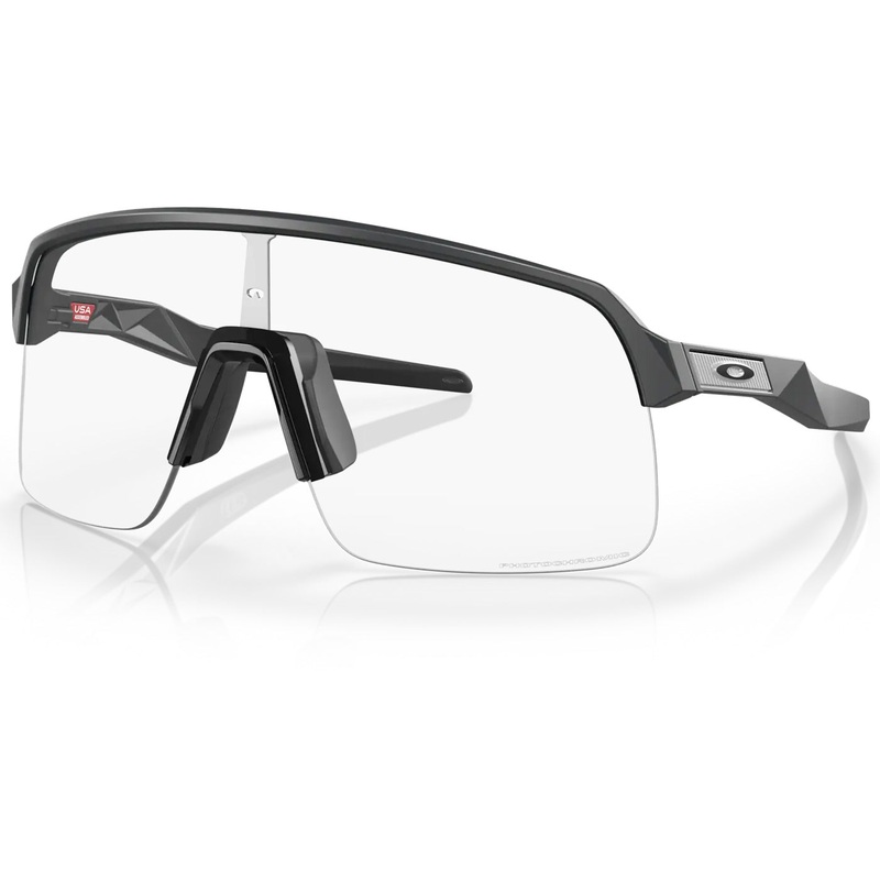 Occhiali Oakley Sutro Lite – Matte Carbon Clear Photochromic