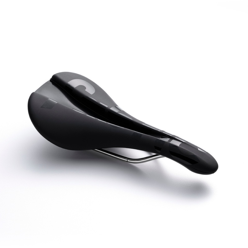 Fabric Line Race Shallow Ti Saddle [FSD-21]
