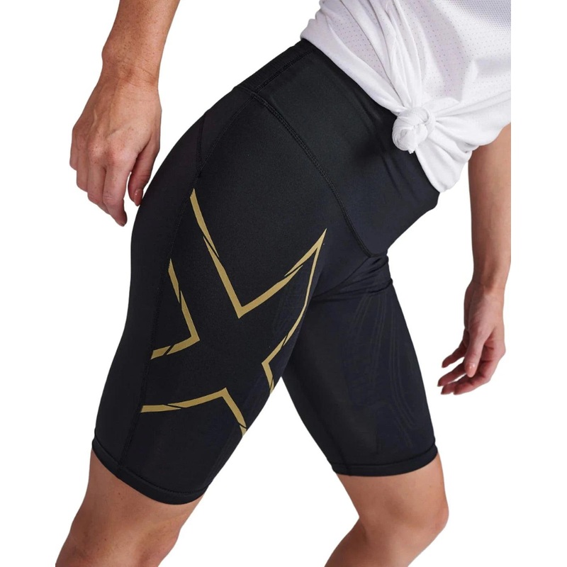 2XU WA6593B Light Speed Mid-Rise Women’s Compression Shorts (Black/Gold Reflective)